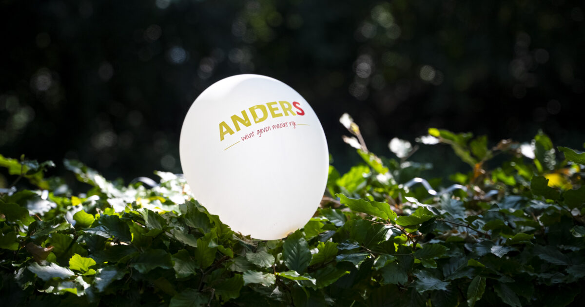 Stichting ANDERS viert 10 jaar en 10.000 hulpvragen