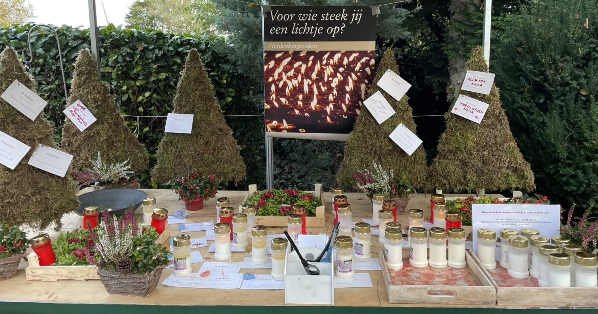 Aalsmeer herdenkt dierbaren tijdens Lichtjes- en Namenavond