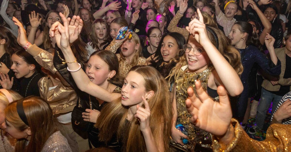 Groep 8 Feest schittert in gouden stijl