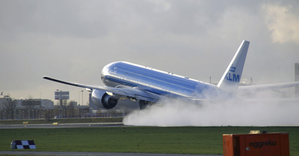 Vijftien gemeenten roepen kabinet op tot nachtsluiting Schiphol