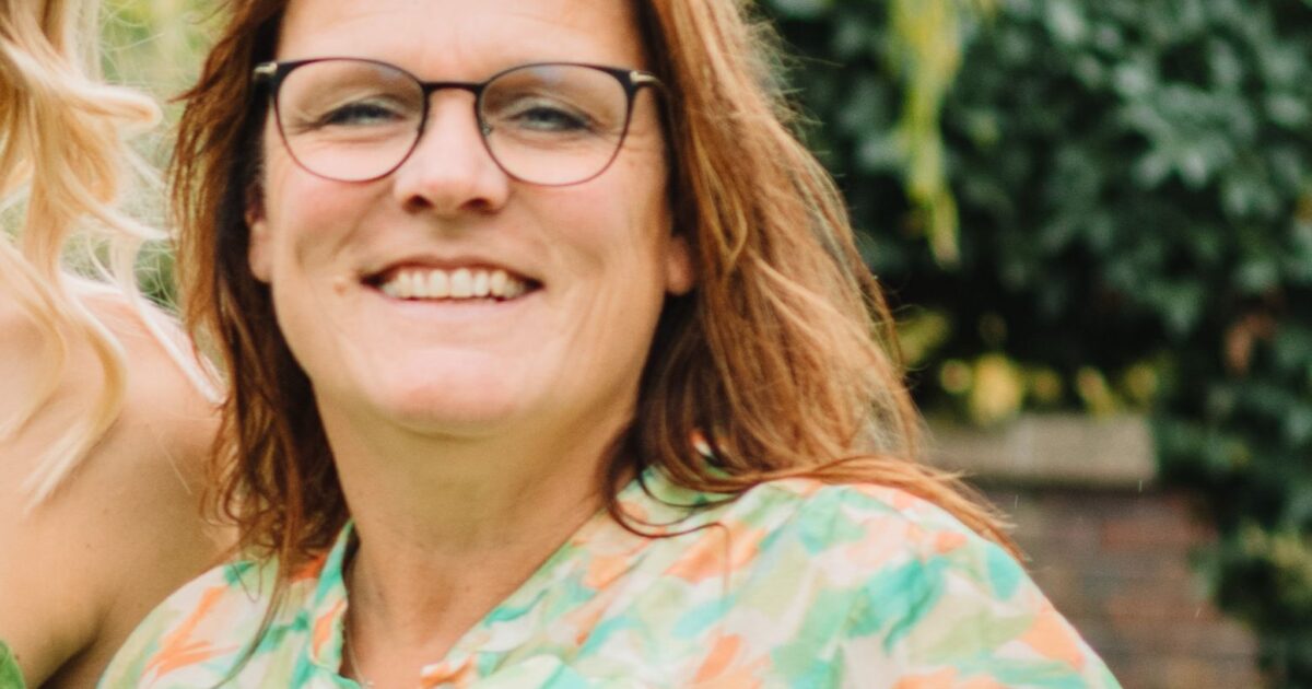 Helga de Zanger bij 'Door de Mangel'