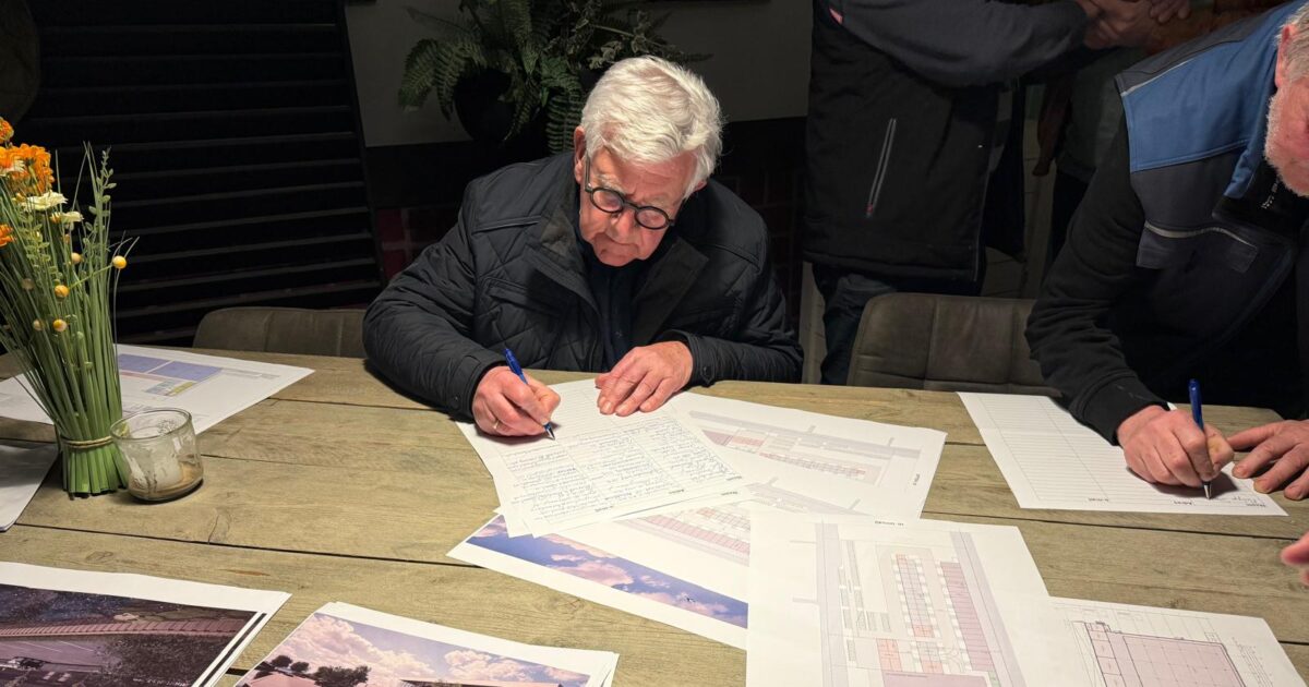 Informatieavond datacenter Bloemenlust: bewoners kritisch en ongerust