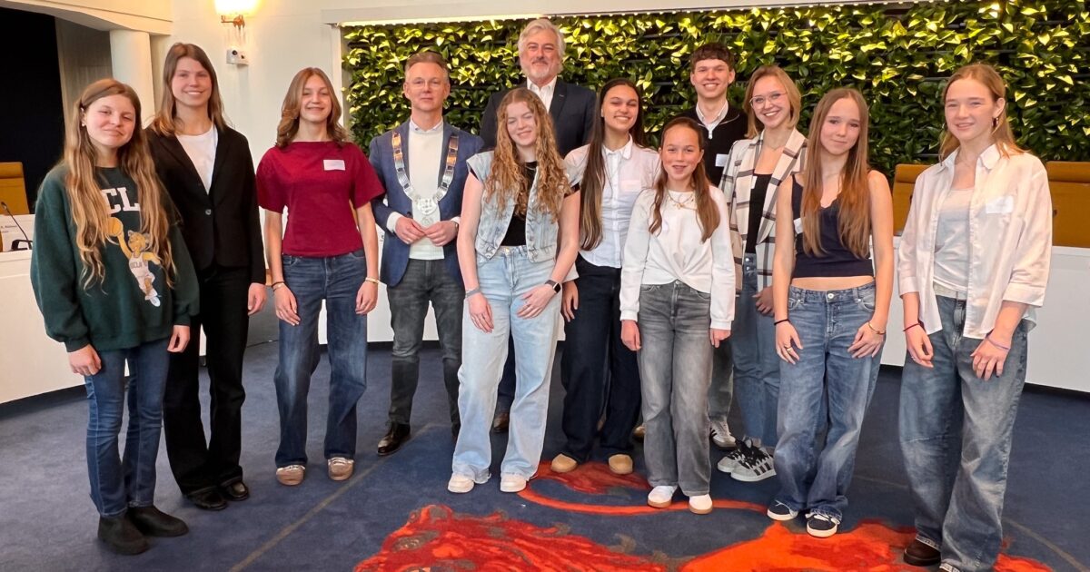 Tien jongeren vormen nieuwe Jongerenraad