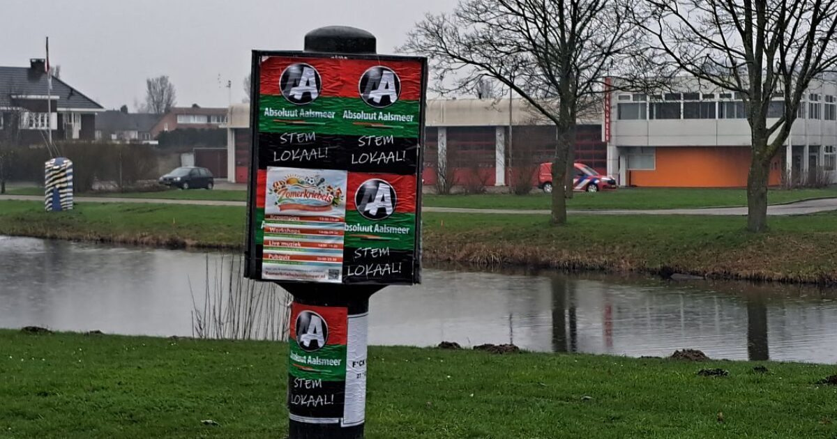 Politiecontrole bij plakken verkiezingsposters